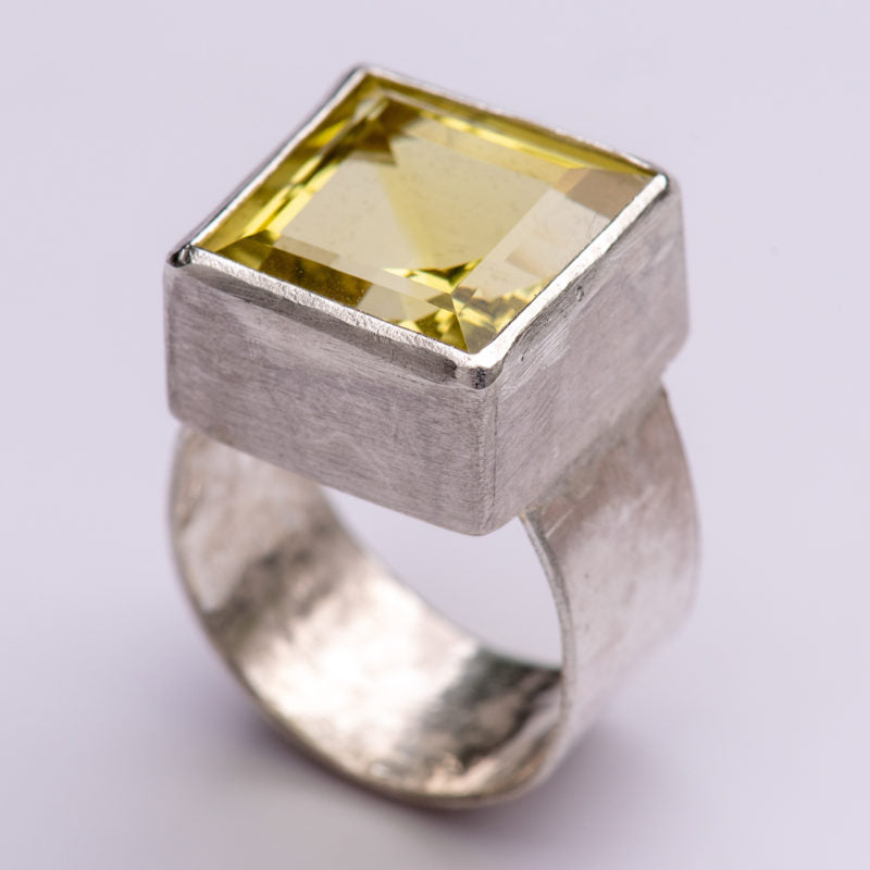 Silver Lemon Quartz Ring