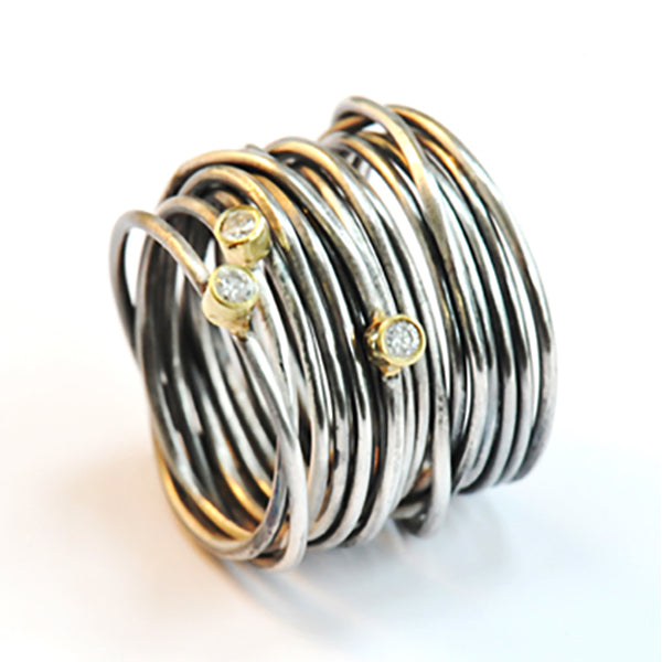 Three Diamond Oxidised Spaghetti Ring